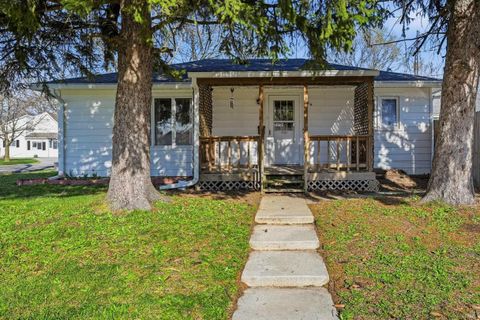 Photo of 524 S Meridian Street, Dunkirk, IN 47336 (MLS # 202611974)