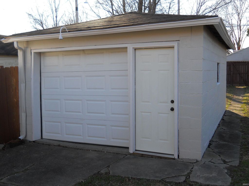 Photo of 1315 Marshall Avenue, Evansville, IN 47714 (MLS # 202608620)