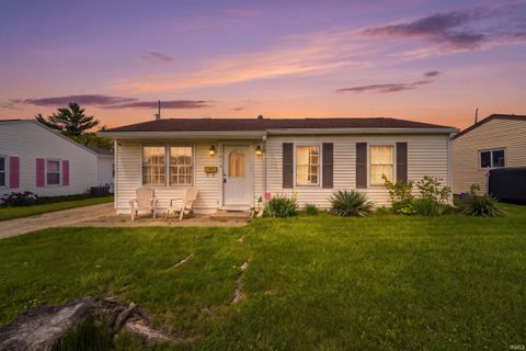 Photo of 1301 Rochelle Drive, Lafayette, IN 47909 (MLS # 202618438)
