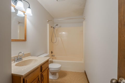 Tiny photo for 1207 Westwood Hills Drive, Evansville, IN 47720 (MLS # 202638689)