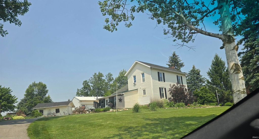 Photo of 3168 County Road 15, Auburn, IN 46706 (MLS # 202616479)