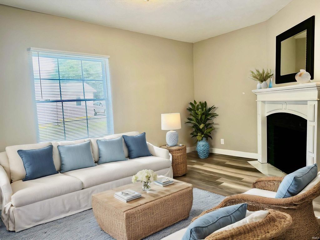 Photo of 225 W Washington St, Elkhart, IN 46516 (MLS # 202611016)