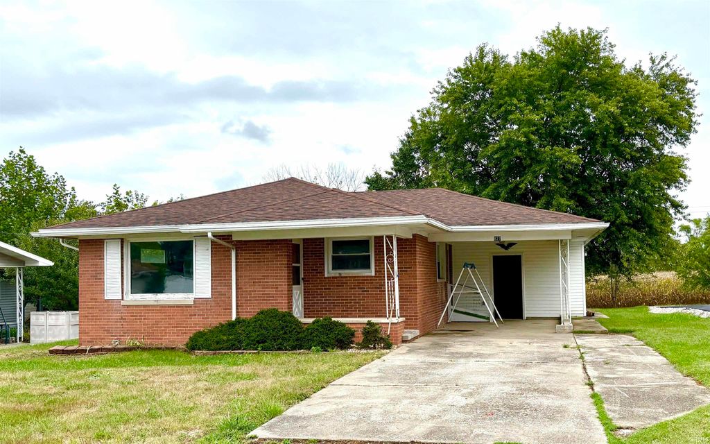 Photo of 827 N Polk Street, Oakland City, IN 47660 (MLS # 202538906)