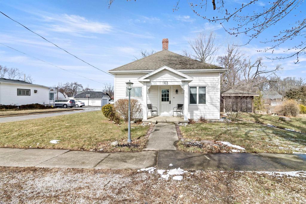 Photo of 163 E Anson Street, Upland, IN 46989 (MLS # 202606734)