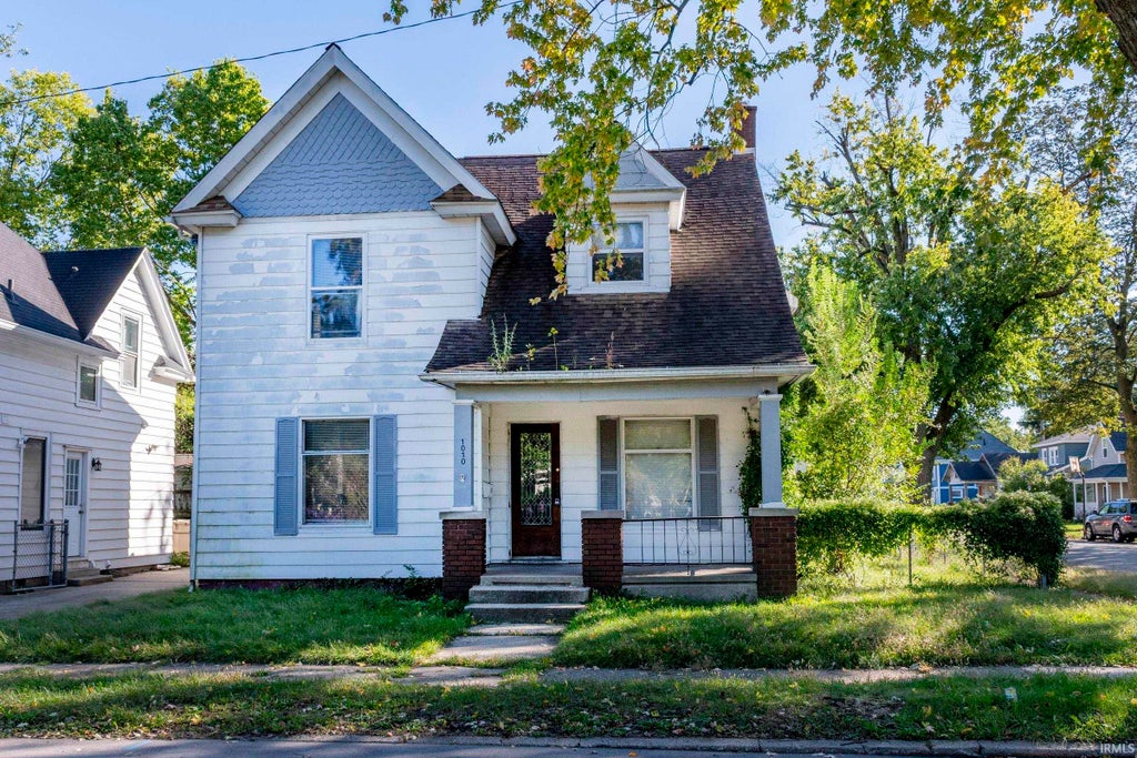 Photo of 1010 Vassar Avenue, South Bend, IN 46616 (MLS # 202643719)