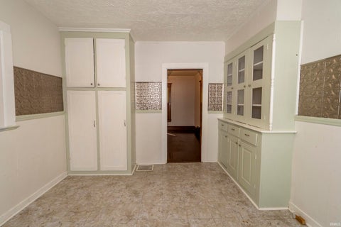 Tiny photo for 1010 Vassar Avenue, South Bend, IN 46616 (MLS # 202643719)