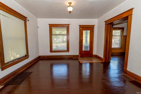 Tiny photo for 1010 Vassar Avenue, South Bend, IN 46616 (MLS # 202643719)