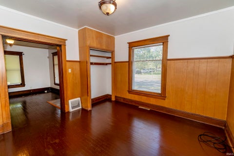 Tiny photo for 1010 Vassar Avenue, South Bend, IN 46616 (MLS # 202643719)