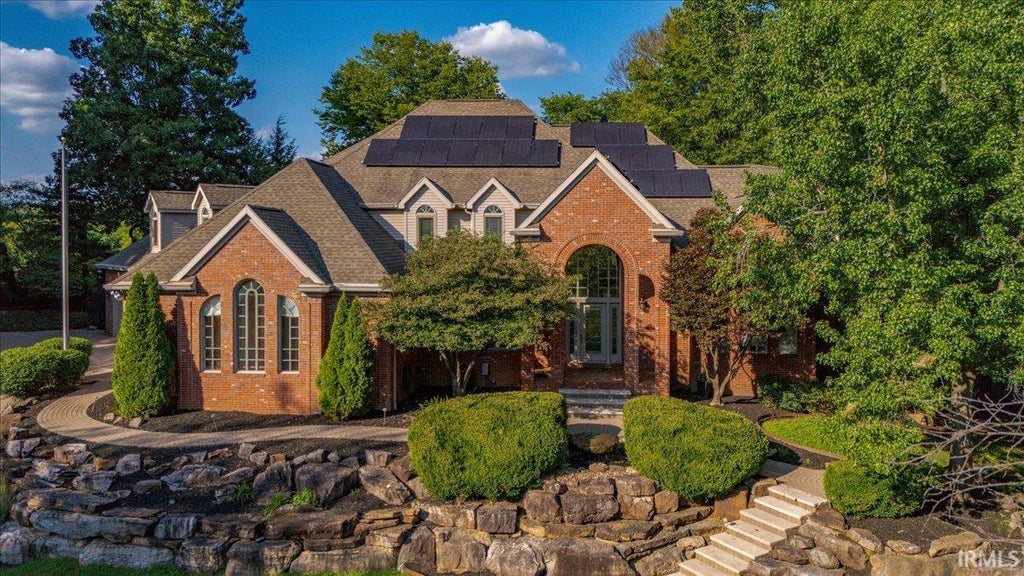 Photo of 5544 Crimson Court, Newburgh, IN 47630 (MLS # 202634629)