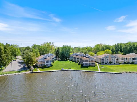 Photo of 800 E Arthur Street #1A, Warsaw, IN 46580 (MLS # 202617745)