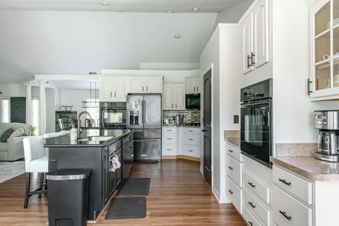 Tiny photo for 56143 Hollingshead Drive, Mishawaka, IN 46545 (MLS # 202618578)