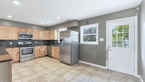 Tiny photo for 14505 Coldwater Road Rd, Fort Wayne, IN 46845 (MLS # 202618747)