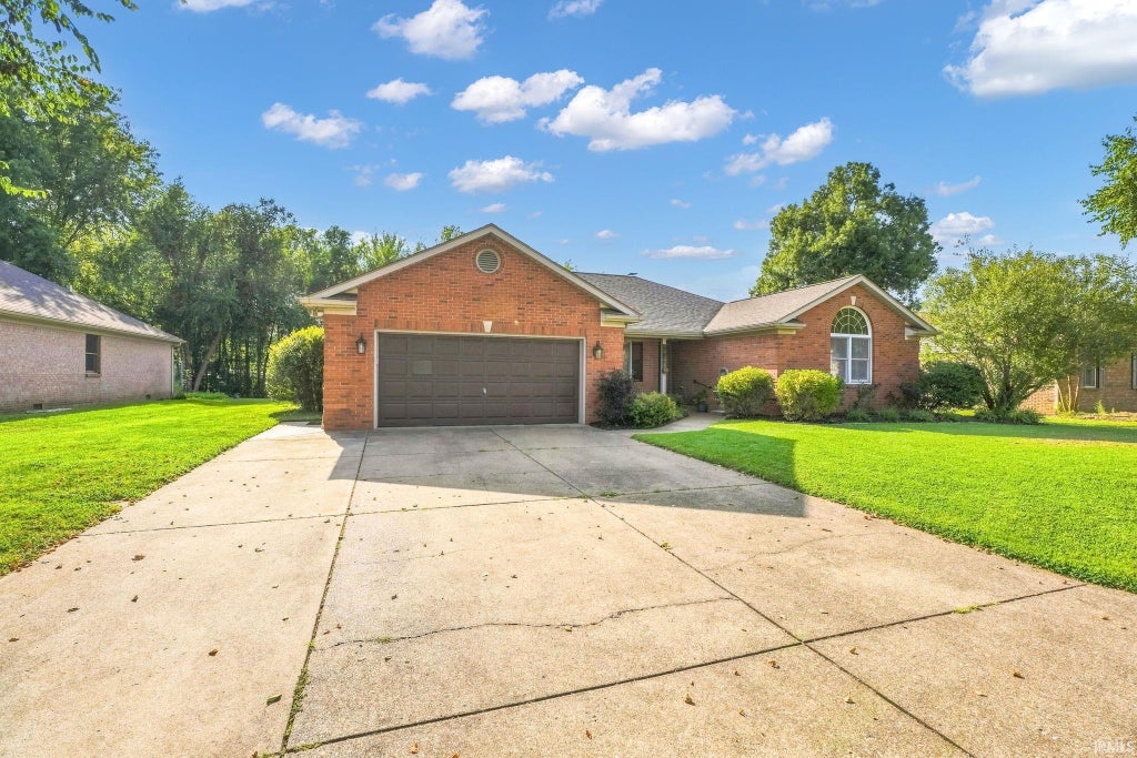 Photo of 2611 Conestoga Court, Newburgh, IN 47630 (MLS # 202644081)