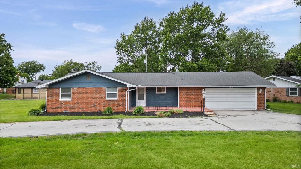Photo of 3049 S Park Road, Kokomo, IN 46902 (MLS # 202619760)