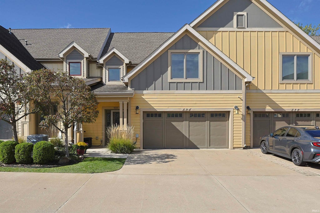 Photo of 534 Kamm Island Place #8, Mishawaka, IN 46544 (MLS # 202641870)