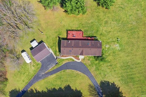 Tiny photo for 2975 W Mohee Road, Hartford City, IN 47348 (MLS # 202612361)