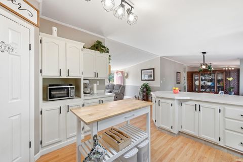 Tiny photo for 2975 W Mohee Road, Hartford City, IN 47348 (MLS # 202612361)