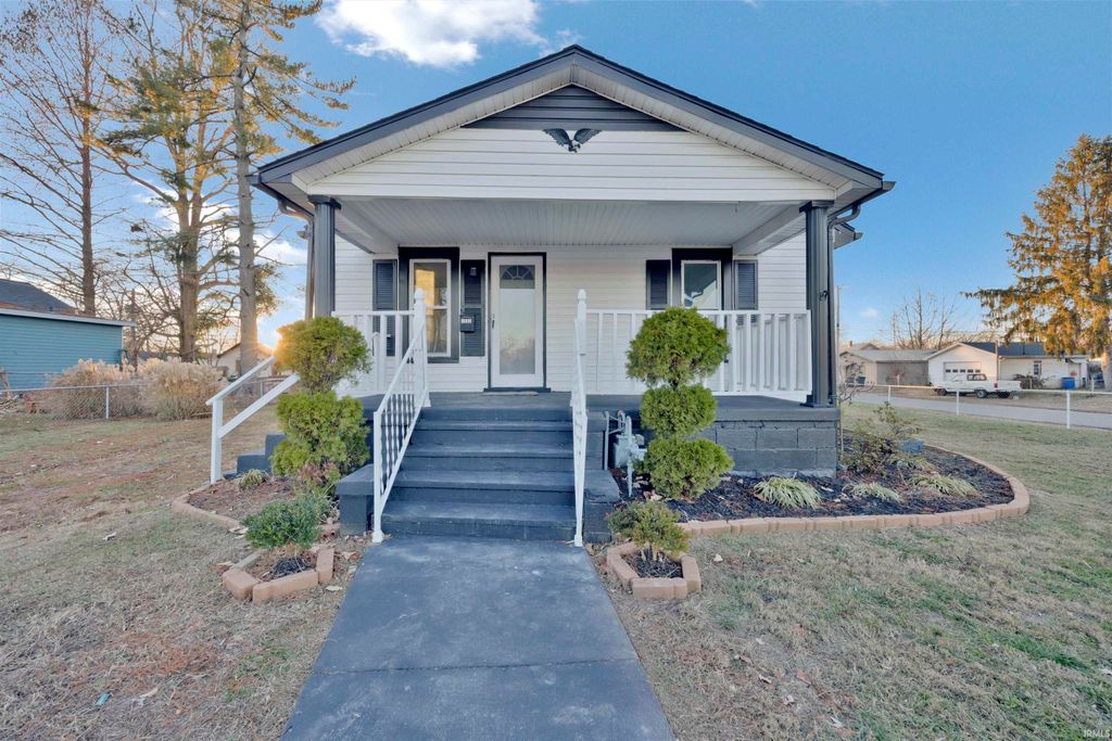 Photo of 1903 S Kerth Avenue, Evansville, IN 47714 (MLS # 202549098)