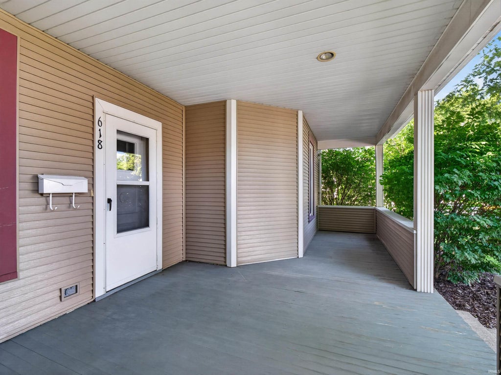 Photo of 618 W Wiley Avenue, Bluffton, IN 46714 (MLS # 202628420)