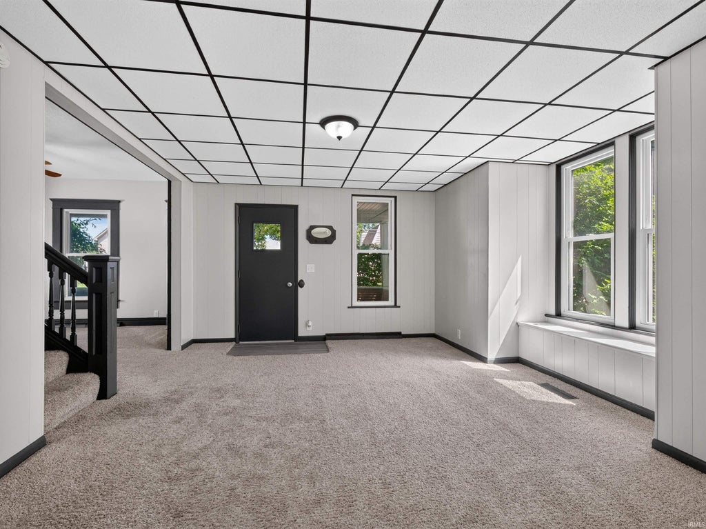 Photo of 618 W Wiley Avenue, Bluffton, IN 46714 (MLS # 202628420)