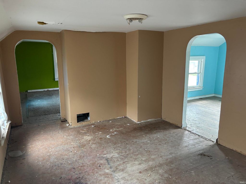 Photo of 1514 W Louisiana Street, Evansville, IN 47710 (MLS # 202543562)