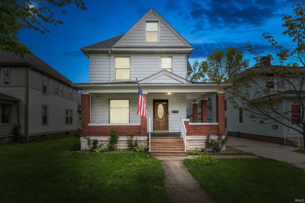 Photo of 538 W 3rd Street, Mishawaka, IN 46544 (MLS # 202617101)