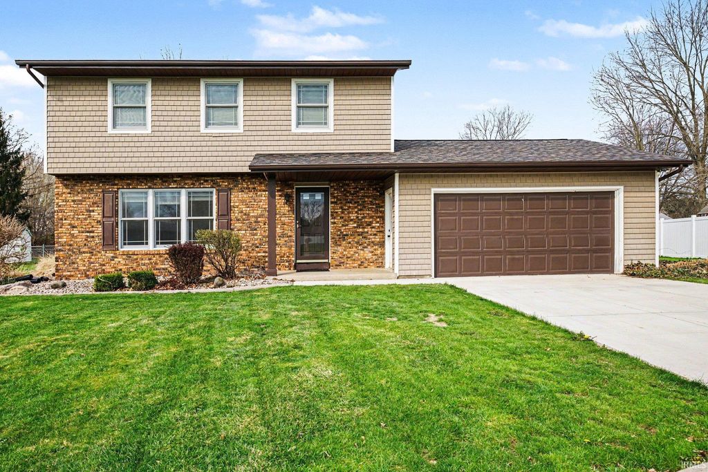 Photo of 501 N Lexington Drive, Goshen, IN 46526 (MLS # 202612371)