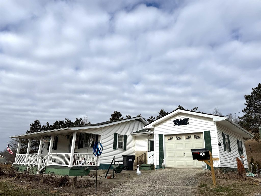 Photo of 4197 E State Road 58, Bloomfield, IN 47424 (MLS # 202602208)