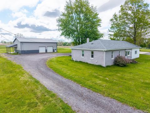 Photo of 2399 N 700 E Road, Akron, IN 46910 (MLS # 202617468)