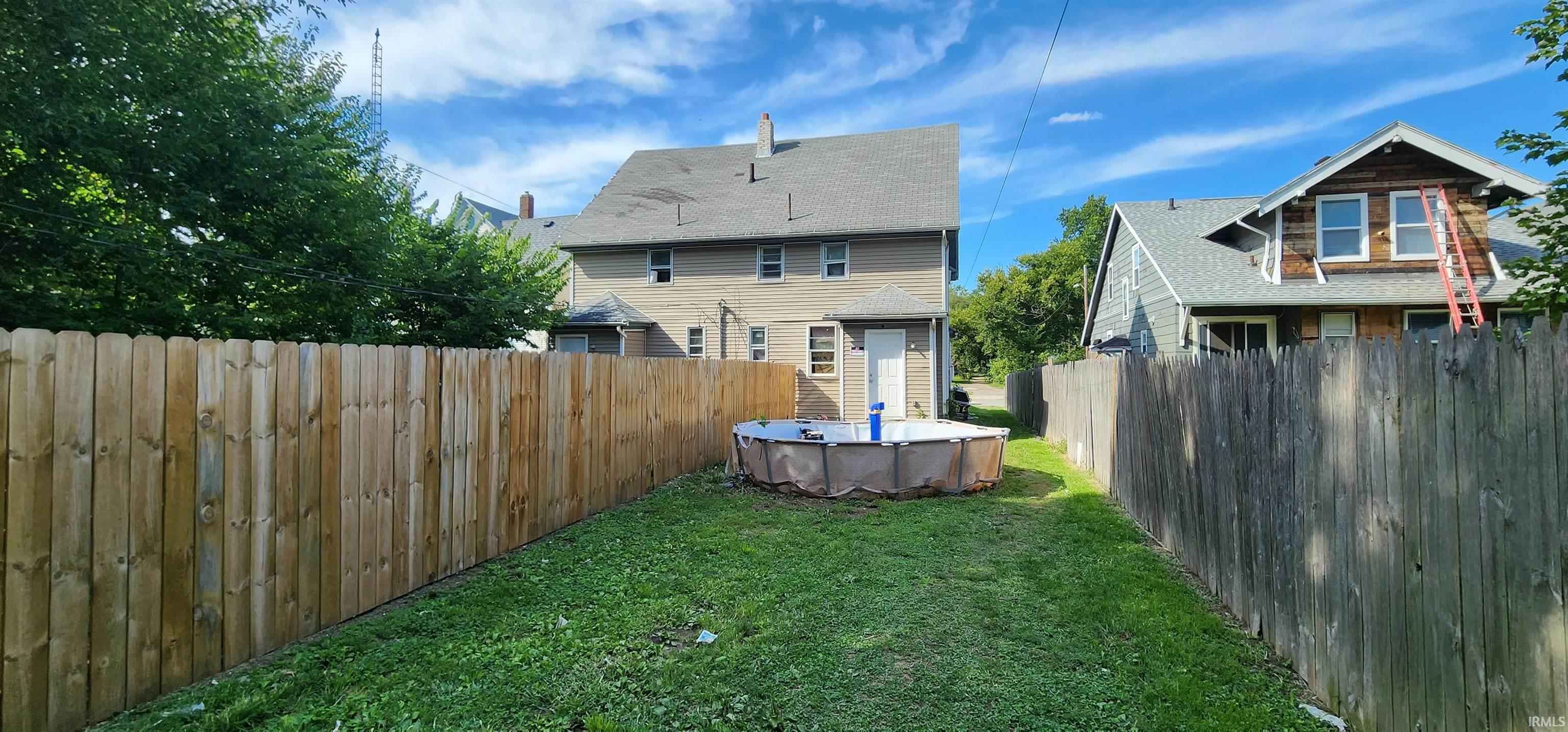 South Bend, Indiana 46613, United States, 6 Bedrooms Bedrooms, ,2 BathroomsBathrooms,Residential,Active,201889