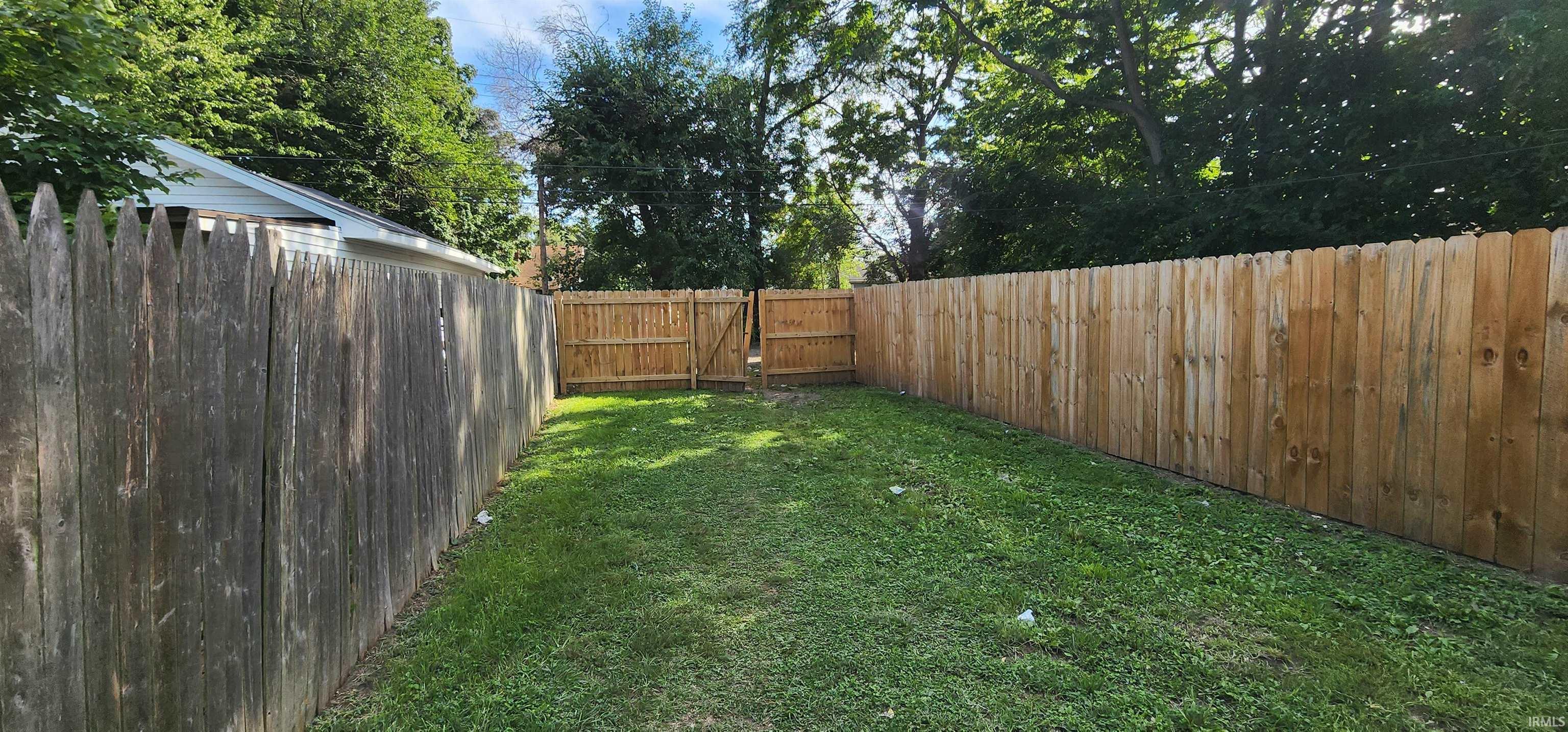 South Bend, Indiana 46613, United States, 6 Bedrooms Bedrooms, ,2 BathroomsBathrooms,Residential,Active,201889