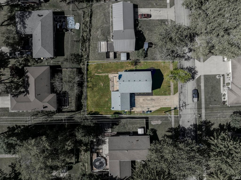 Photo of 2905 W Woodbridge Drive, Muncie, IN 47304 (MLS # 202539193)