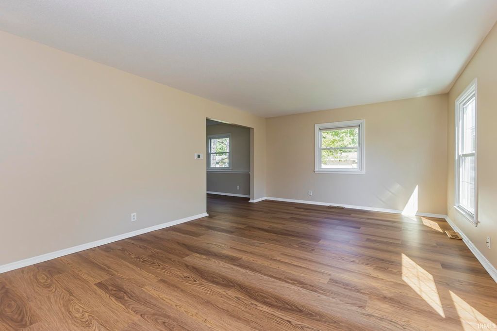 Photo of 2905 W Woodbridge Drive, Muncie, IN 47304 (MLS # 202539193)