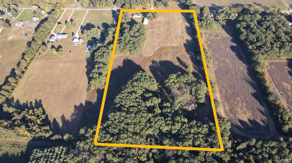 Photo of 1505 S Roosevelt Road, Knox, IN 46534 (MLS # 202540981)