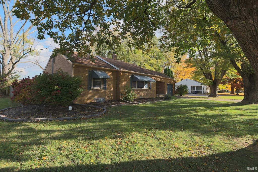 Photo of 1103 Ranch Road, Warsaw, IN 46580 (MLS # 202544423)