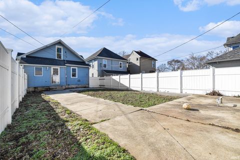 Tiny photo for 226 W 3rd Street, Peru, IN 46970 (MLS # 202607774)