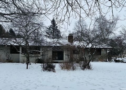 Tiny photo for 2486 E 375 N Road, Rochester, IN 46975 (MLS # 202603852)