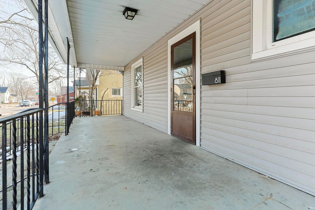 Photo of 811 S 6Th Street, Goshen, IN 46526 (MLS # 202604683)