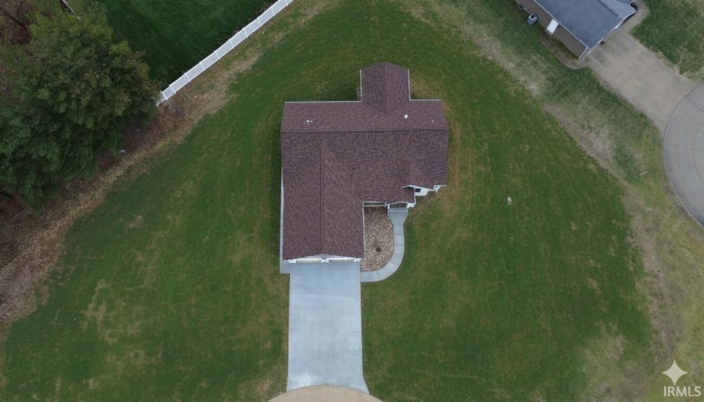 Photo of 1200 N Cabernet Court, Vincennes, IN 47591 (MLS # 202549603)