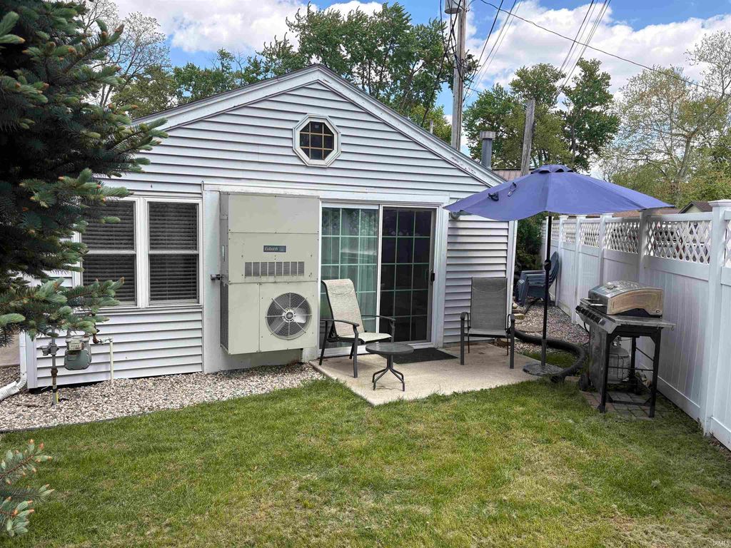 Photo of 4872 N Boxman Place, Monticello, IN 47960 (MLS # 202616299)