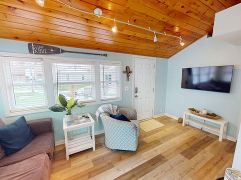 Tiny photo for 4872 N Boxman Place, Monticello, IN 47960 (MLS # 202616299)