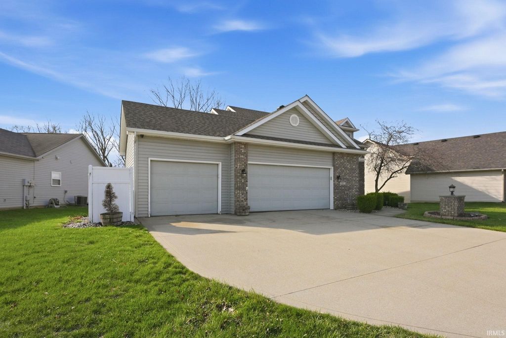 Photo of 5011 Salt Trail Canyon Pass, Fort Wayne, IN 46808 (MLS # 202610432)