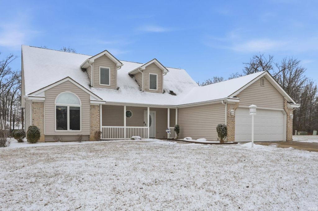 Photo of 117 Lakeview Drive, Hartford City, IN 47348 (MLS # 202606870)
