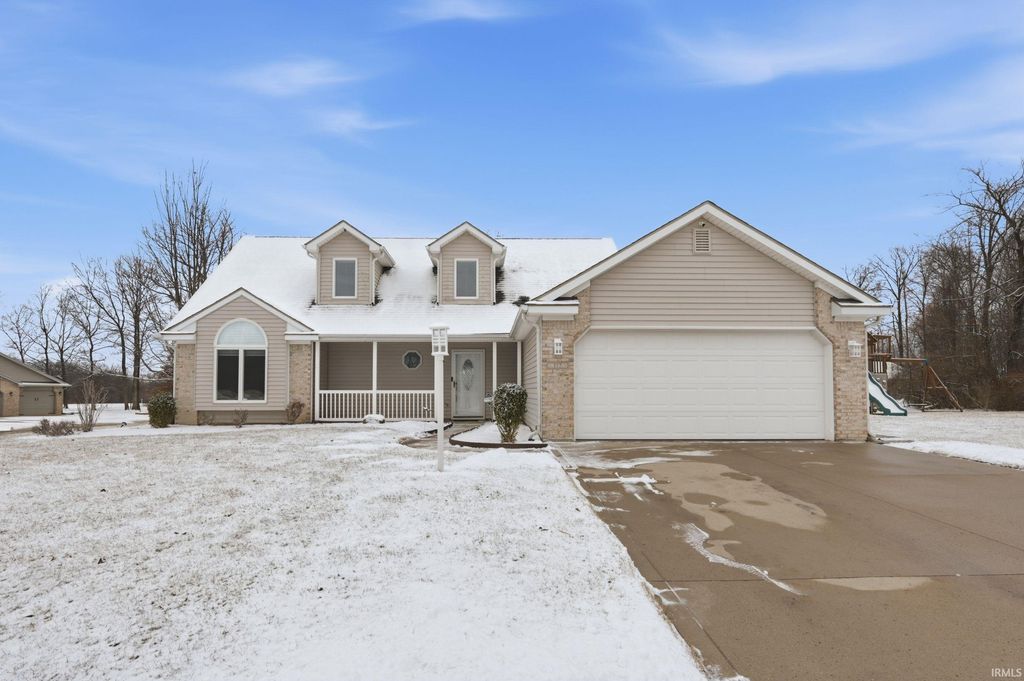 Photo of 117 Lakeview Drive, Hartford City, IN 47348 (MLS # 202606870)