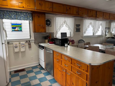 Tiny photo for 2807 Barrett Road, Rochester, IN 46975 (MLS # 202512212)