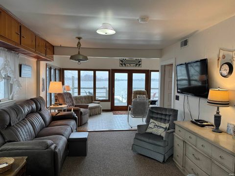 Tiny photo for 2807 Barrett Road, Rochester, IN 46975 (MLS # 202512212)