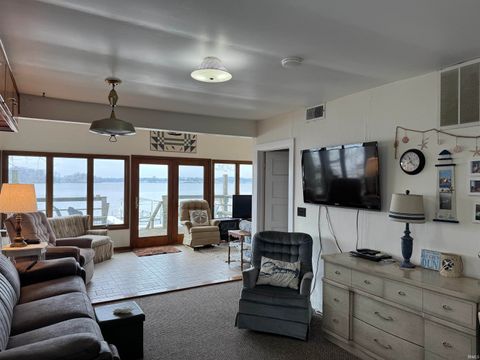 Tiny photo for 2807 Barrett Road, Rochester, IN 46975 (MLS # 202512212)