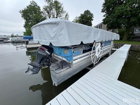 Tiny photo for 2807 Barrett Road, Rochester, IN 46975 (MLS # 202512212)