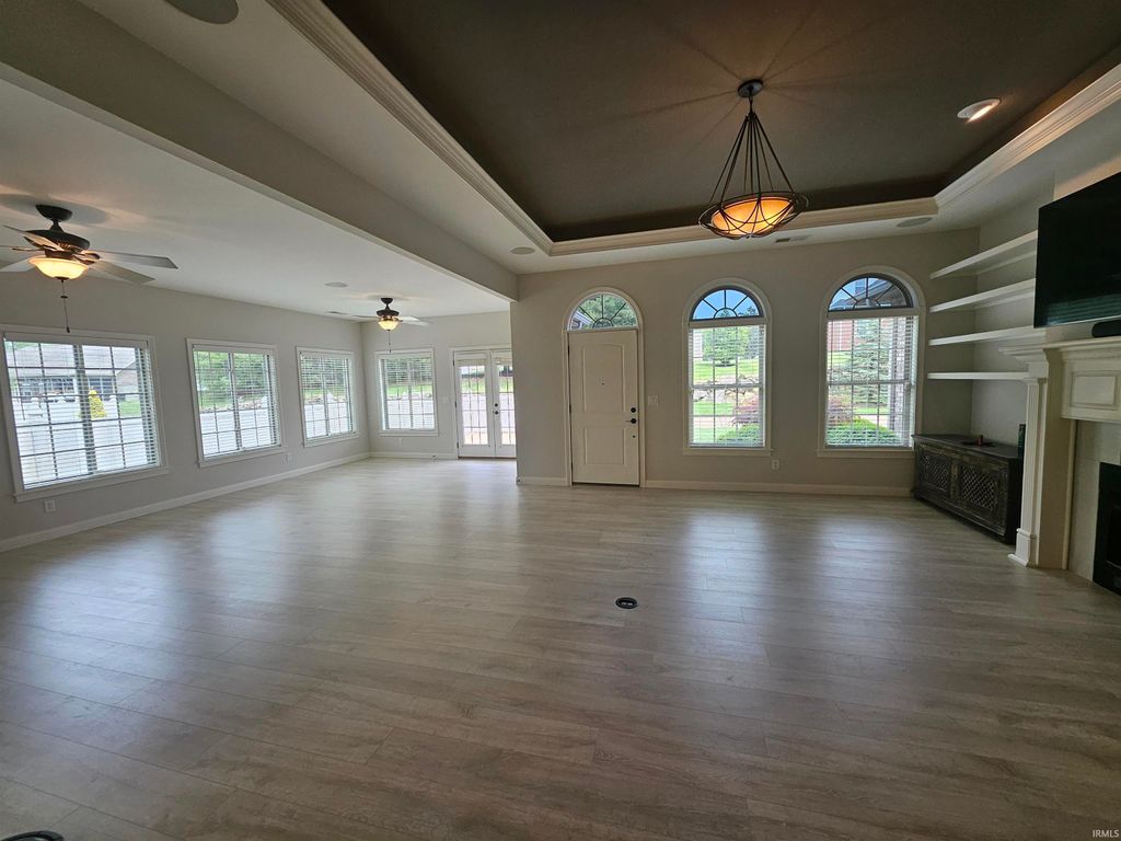 Photo of 8018 Wolf Creek Court, Evansville, IN 47712 (MLS # 202615218)