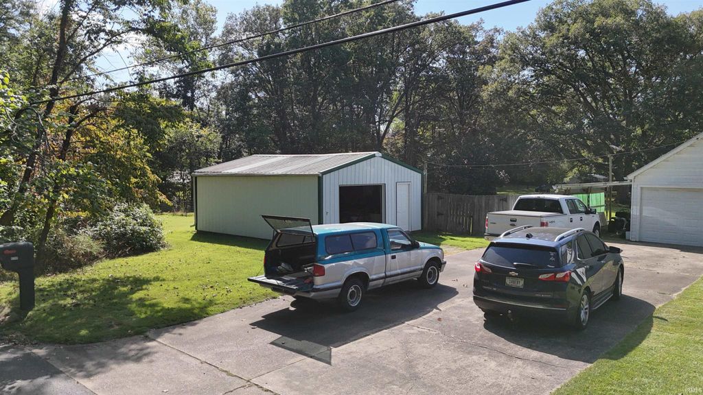 Photo of 11700 Oak Trail Drive, Evansville, IN 47725 (MLS # 202540612)